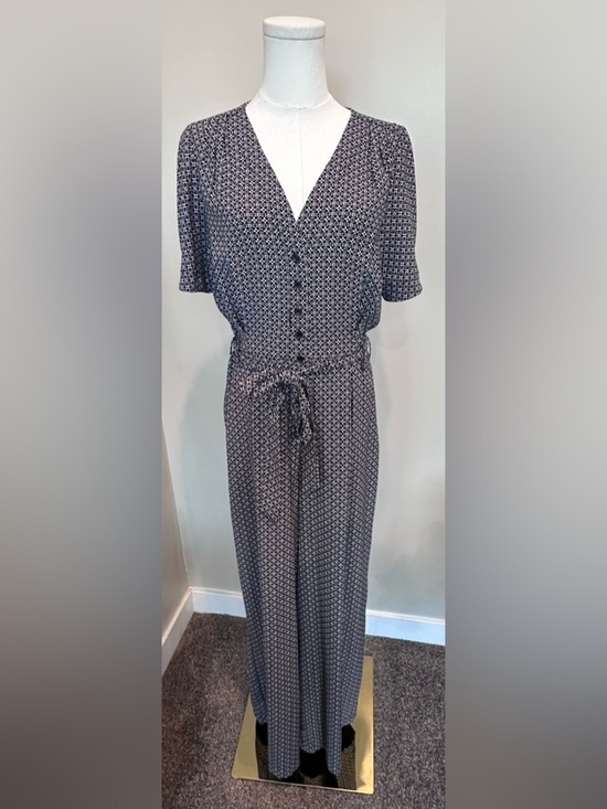 Max Studio Pants - Max Studio Black & White Geometric Spot Print V-Neck Tie Waist Jumpsuit M